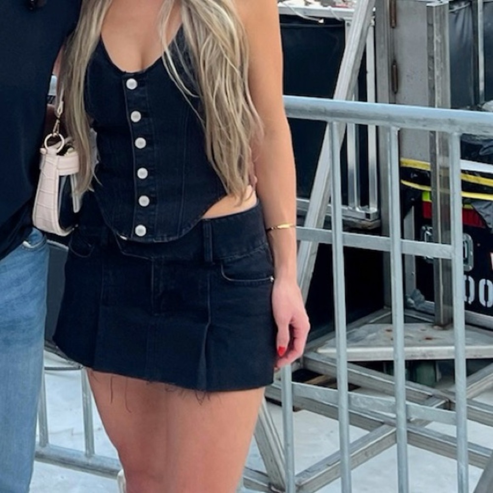Garage Denim Micro Skort in Coal Black - Size XS - Picture 11 of 14